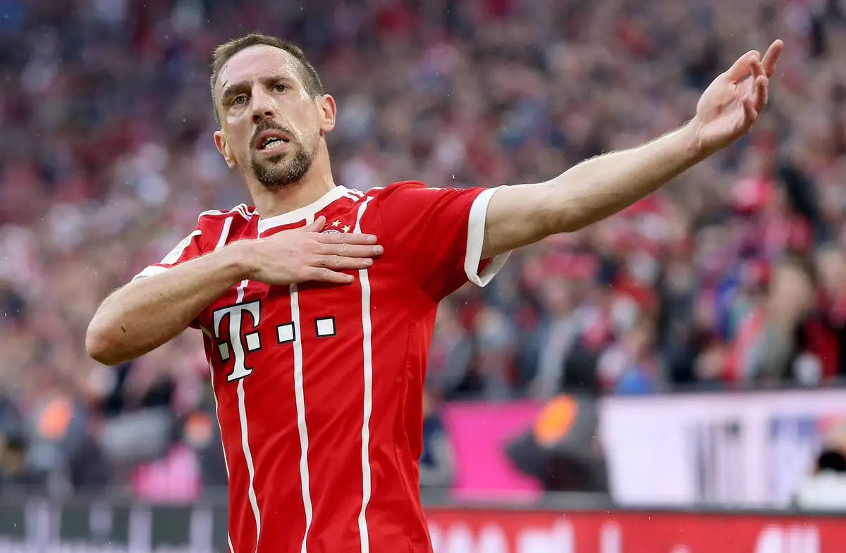 沙尔克备战新赛季，期待重新崛起