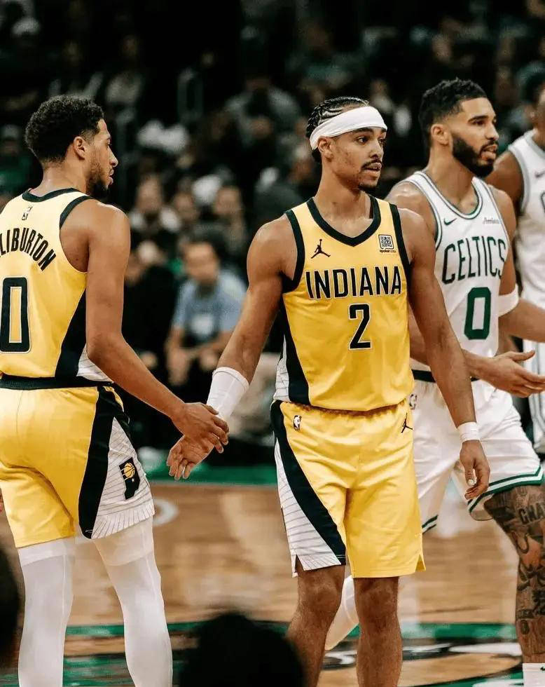 爱游戏网页版登录入口-步行者队主场取胜，锁定季后赛席位