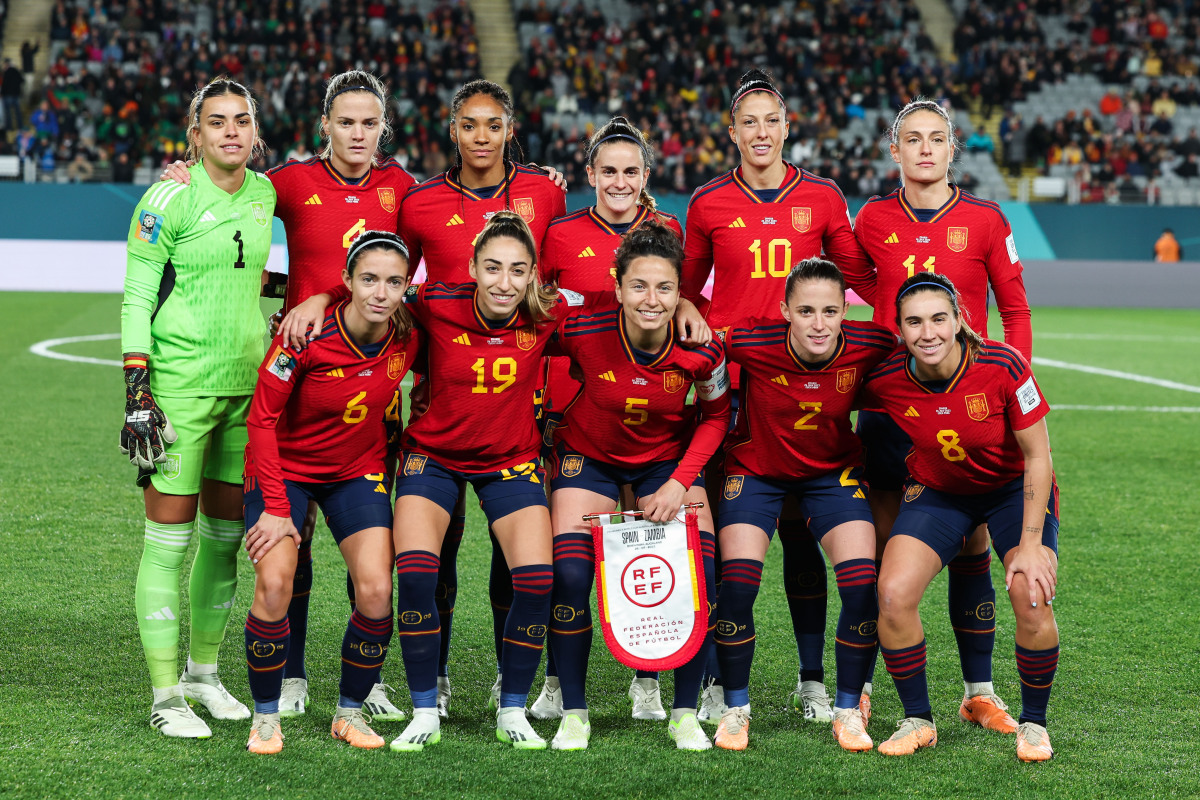 爱游戏app-西班牙队在比赛中发挥稳定获胜