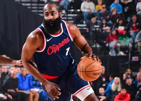 快船主场战胜魔术,豪取五连胜 快船主场战胜魔术,豪取五连胜