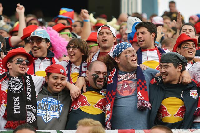 谢菲联士气低迷，主场惨败难掩困难