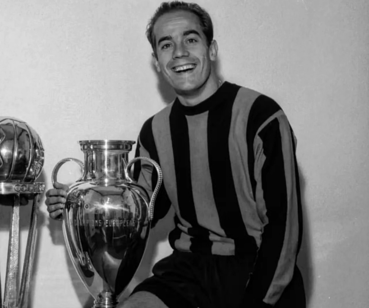 荣誉奖项评选出一位可敬的球员 荣誉奖项评选出一位可敬的球员