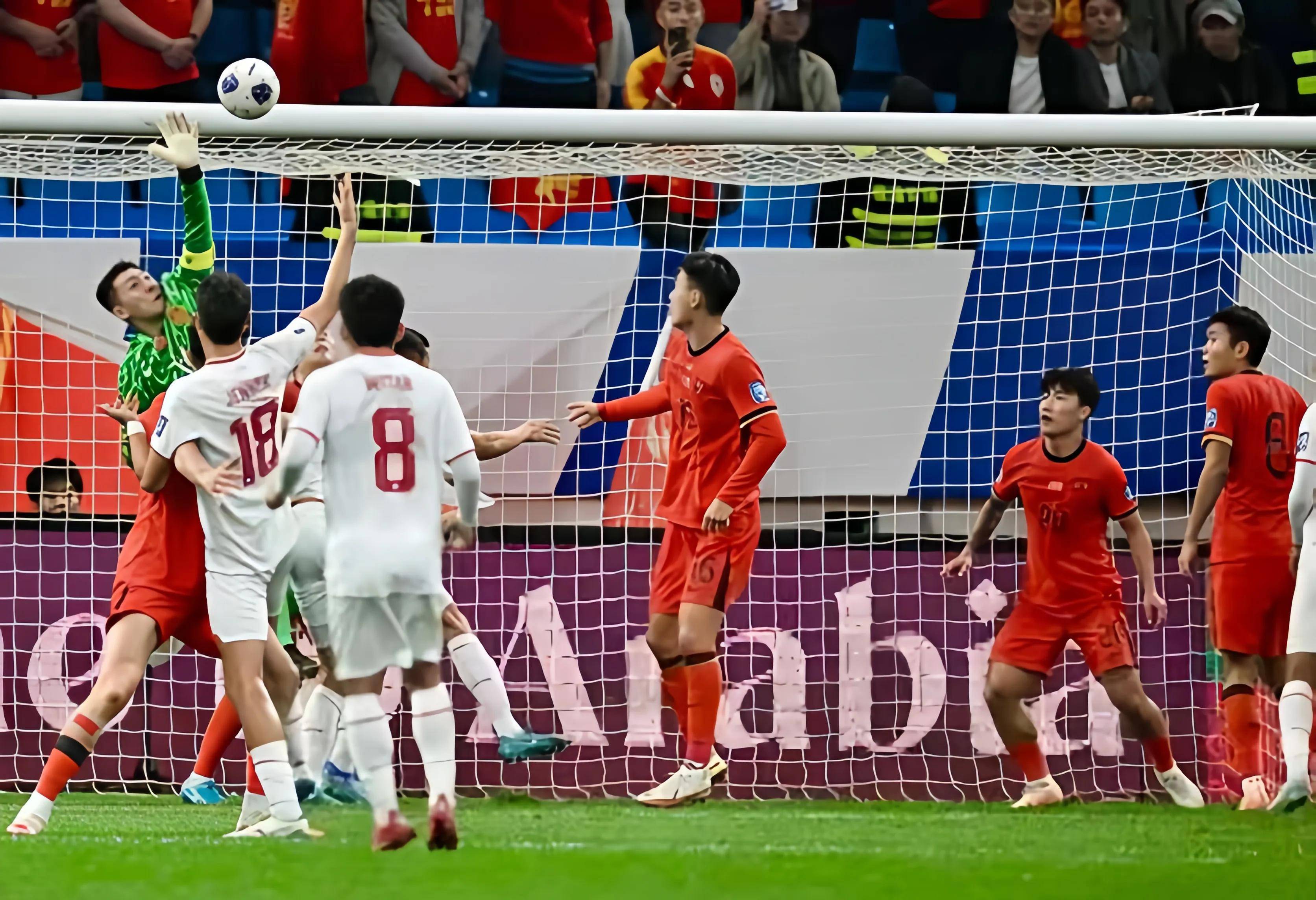 爱游戏官网-包含点球射门失准，球员表现失误堪忧的词条