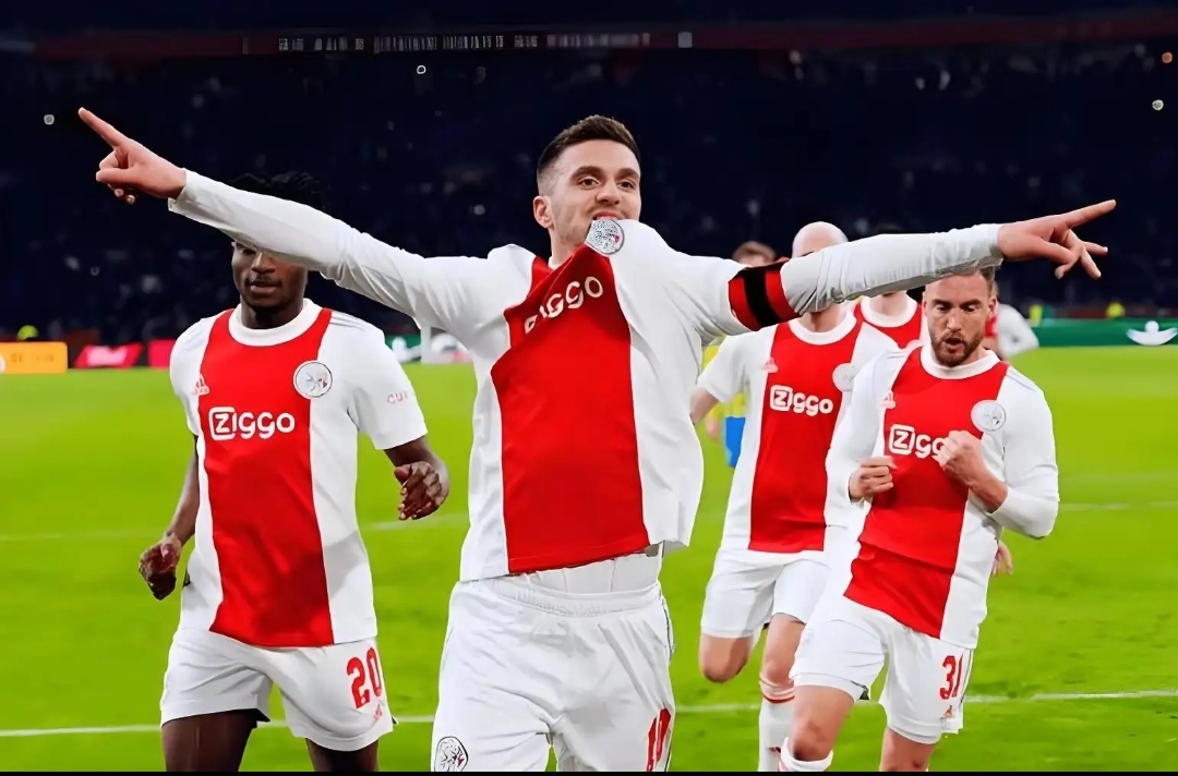 巴黎豪取连胜,-小胜阿贾克斯进决赛的简单介绍 巴黎豪取连胜,-小胜阿贾克斯进决赛的简单介绍