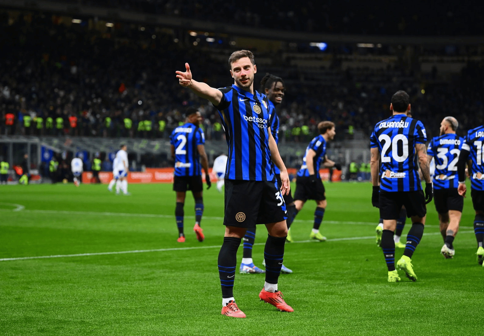 爱游戏官网-包含意甲：国际米兰主场大胜那不勒斯，全面提升排名的词条