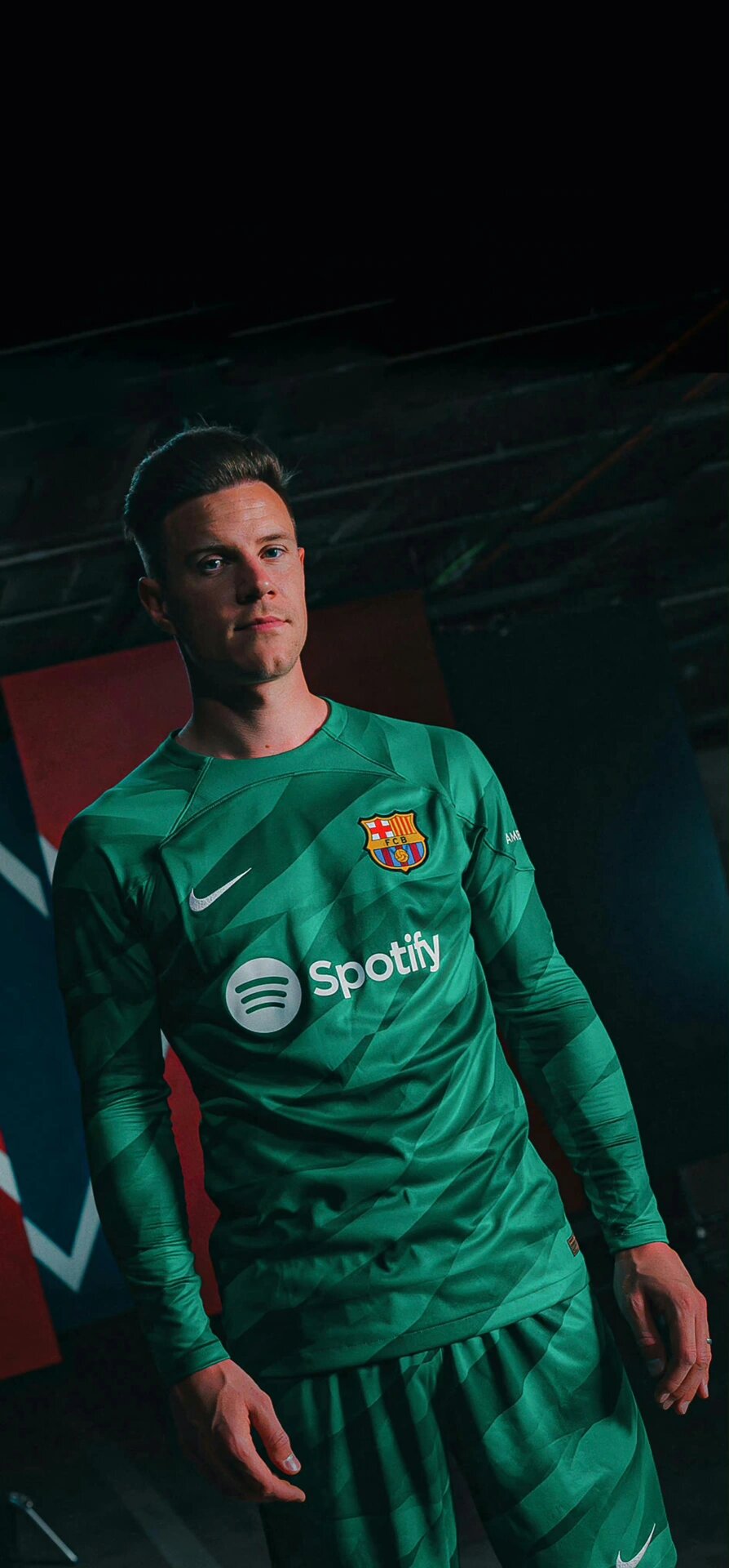 关于巴塞罗那惨败被淘汰,门兴晋级八强的信息 关于巴塞罗那惨败被淘汰,门兴晋级八强的信息