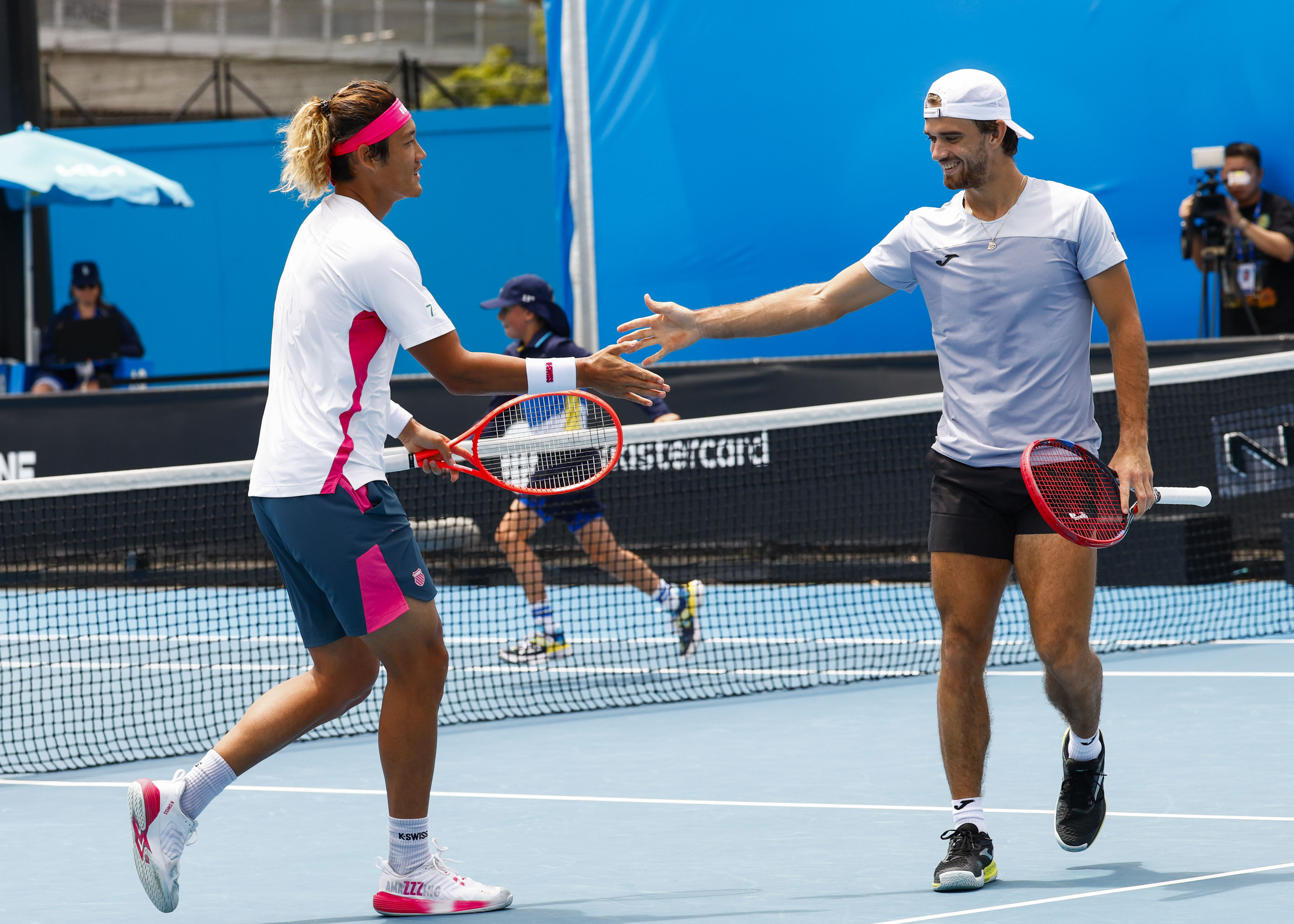 世界级球员在顶尖联赛中发挥出色