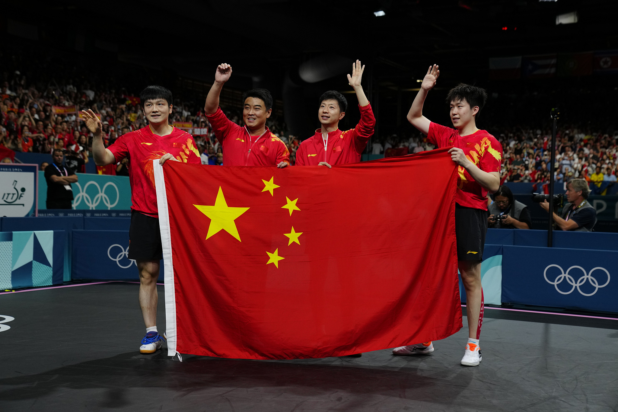 瑞典队团结协作，合力战胜对手赢得晋级的简单介绍