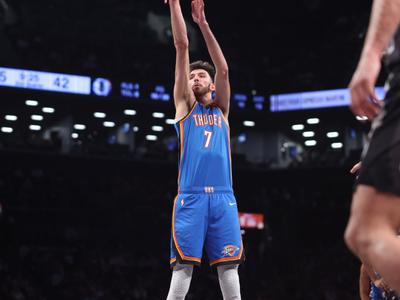 包含篮网与森林狼激战，场上气氛紧张火爆的词条