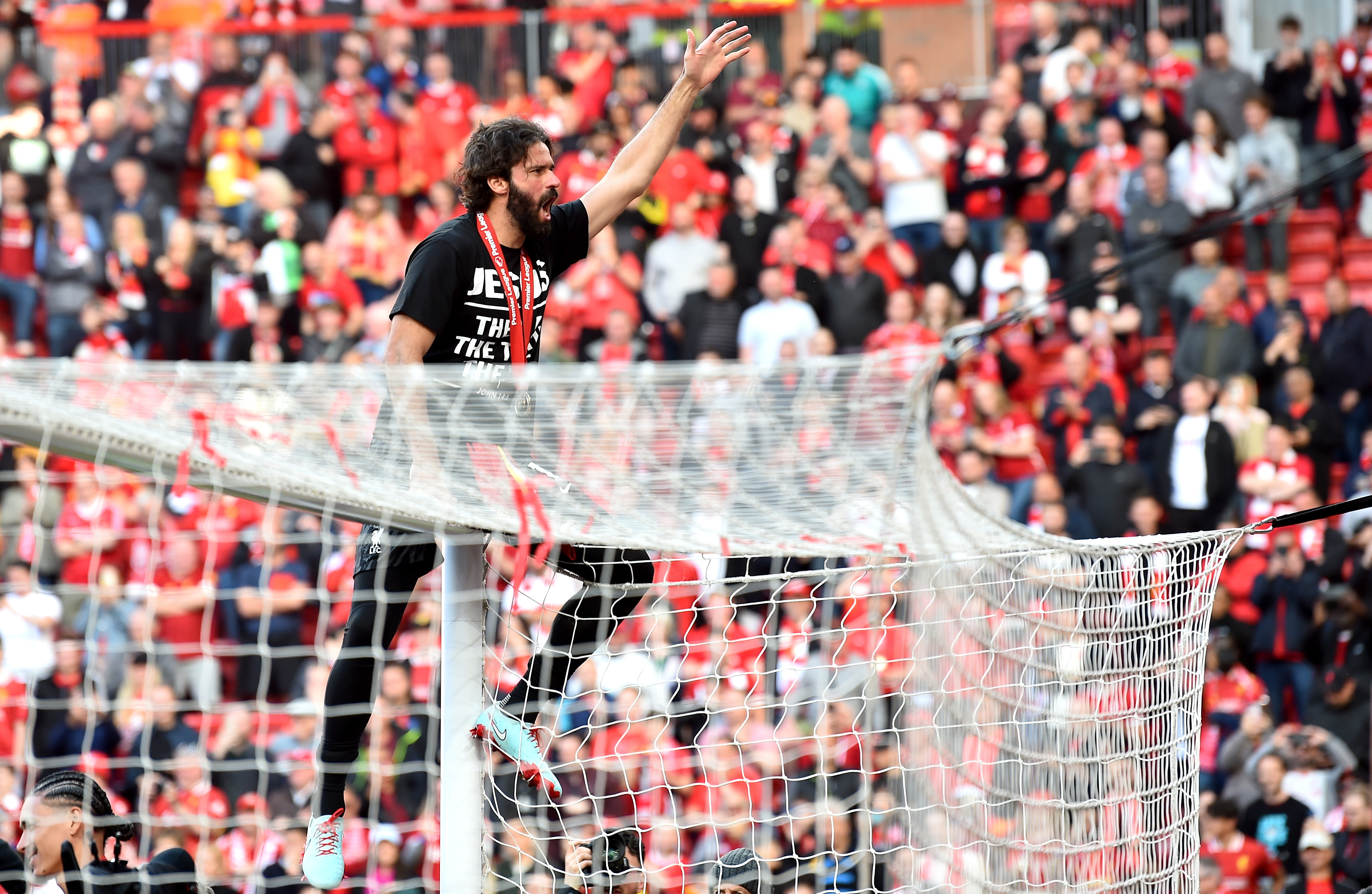 爱游戏官方登录入口-利物浦主场取胜，展现出色实力