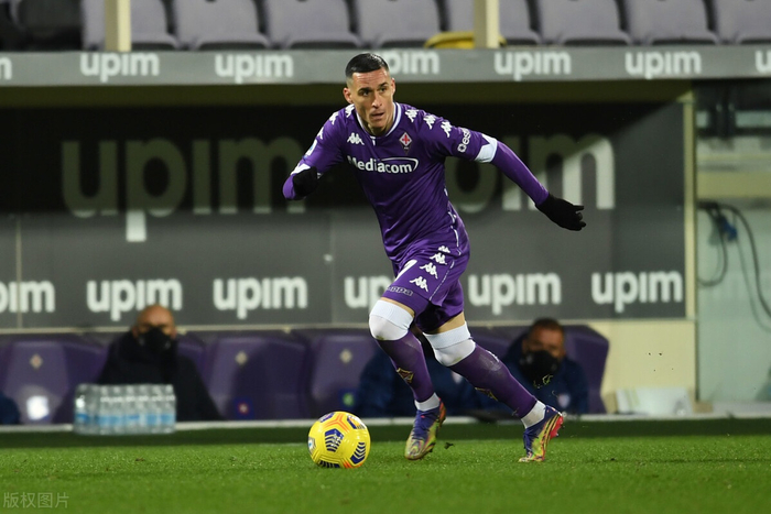 包含克罗托内主场失利，战绩堪忧的词条