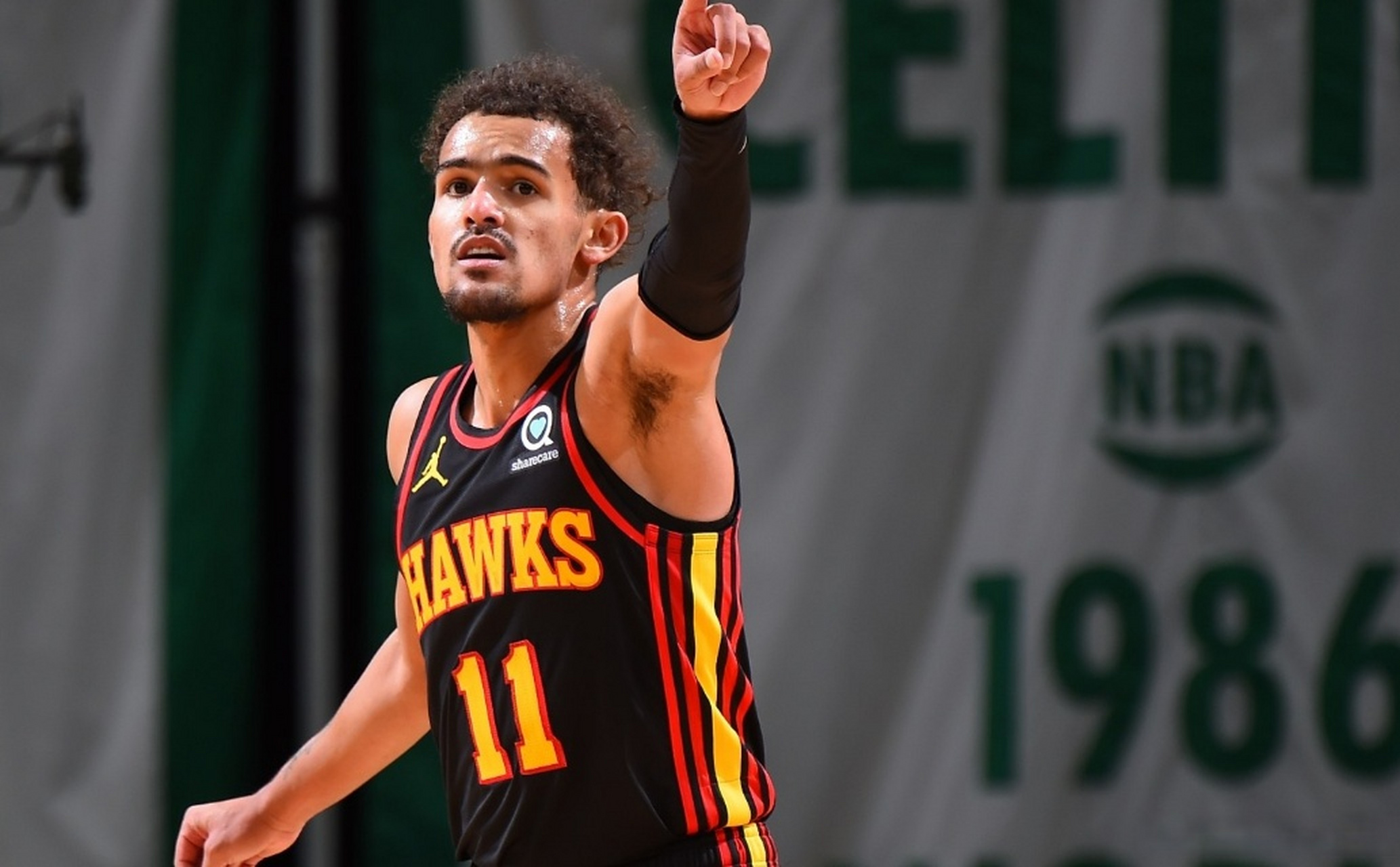 爱游戏网页版入口-老鹰主场惨败，特雷-杨独木难支无助